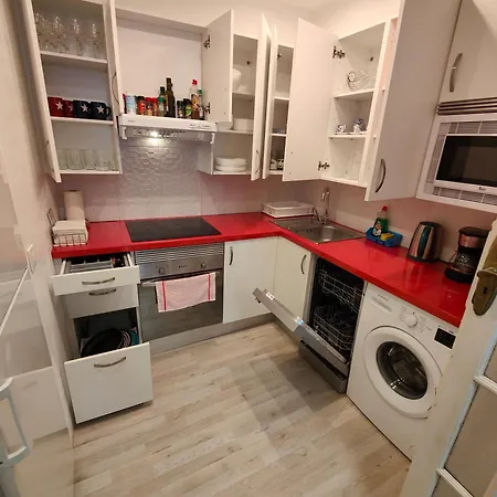 Rua Nova 28, 3 Dormitorios, Wifi, Ps4 Y Netflix, A 200m Catedral *