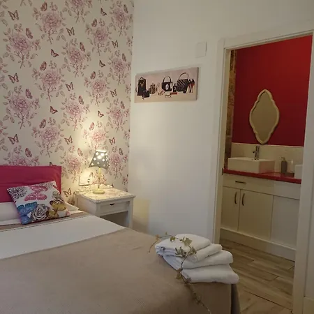 Rua Nova 28, 3 Dormitorios, Wifi, Ps4 Y Netflix, A 200m Catedral *