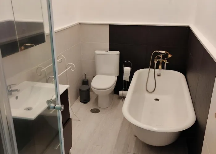 Rua Nova 28, 3 Dormitorios, Wifi, Ps4 Y Netflix, A 200m Catedral